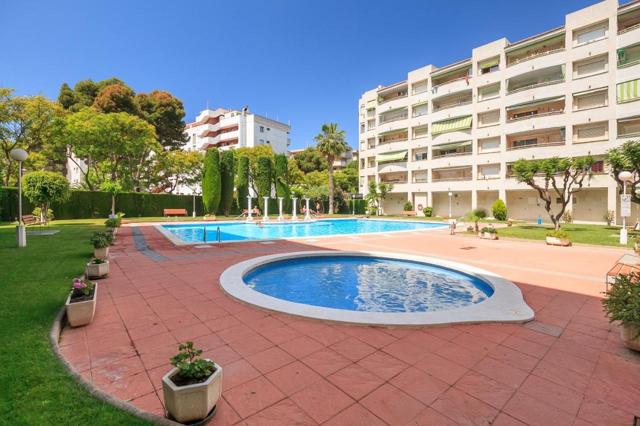 Uhc Marathon Apartments Salou Exterior foto