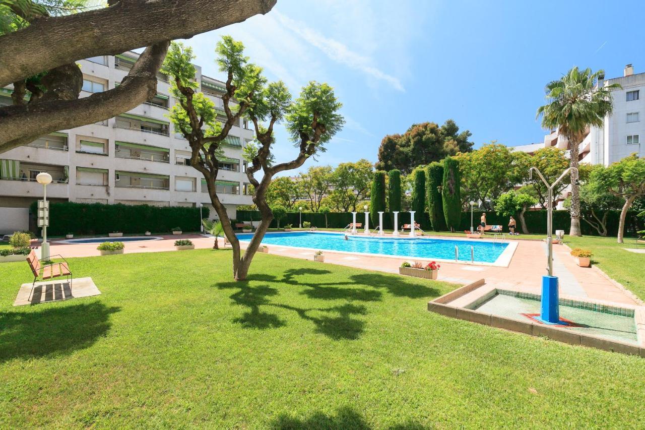 Uhc Marathon Apartments Salou Exterior foto
