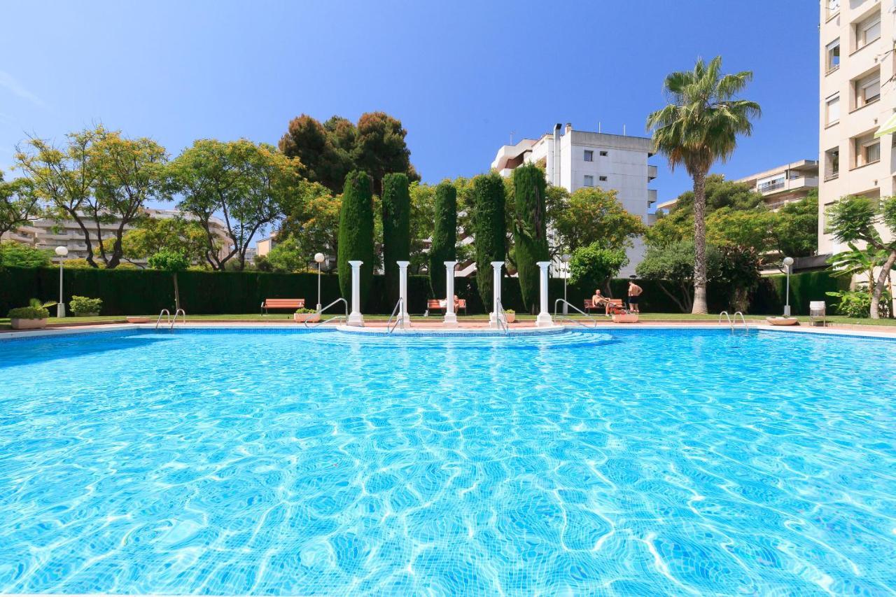 Uhc Marathon Apartments Salou Exterior foto